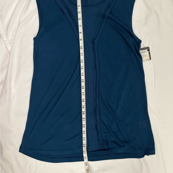 Sleeveless Navy Blue Top - Picture 6 of 7